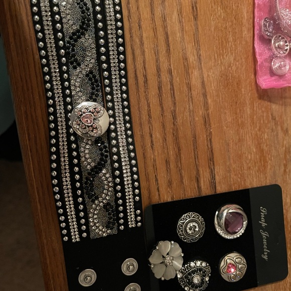 Snap Bracelet - Picture 2 of 6